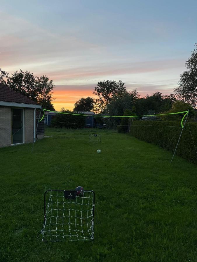 Huisje Earrebarre Tzummarum Luaran gambar
